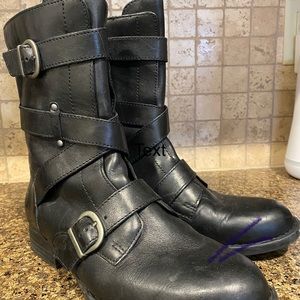 Born Black Boot.